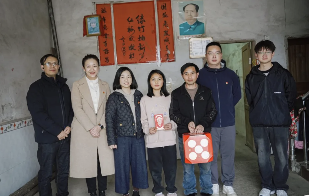 津彩紛呈 喜迎新春:鹽津黨委2025新春慰問系列活動(dòng) 津彩紛呈 喜迎新春:鹽津黨委2025新春慰問系列活動(dòng)